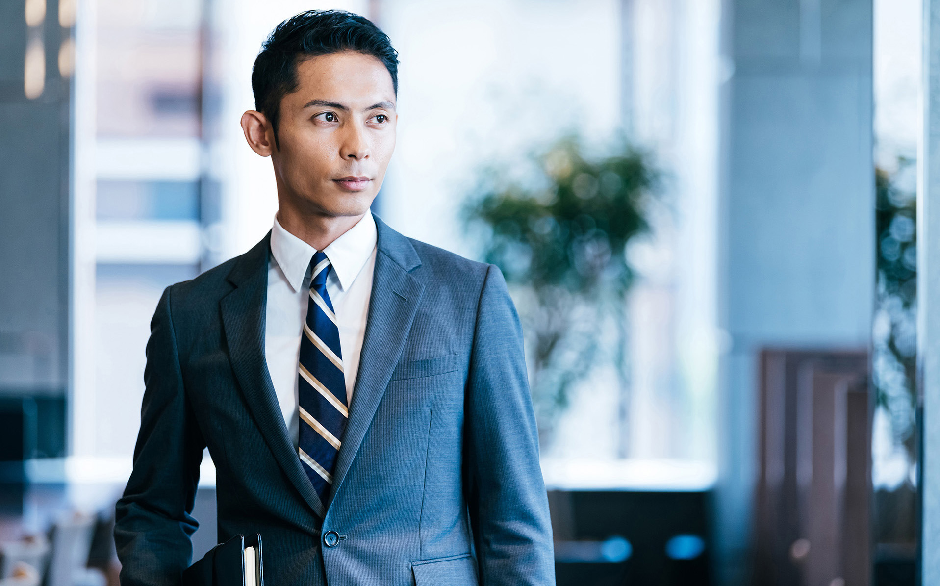 キービジュアル男性