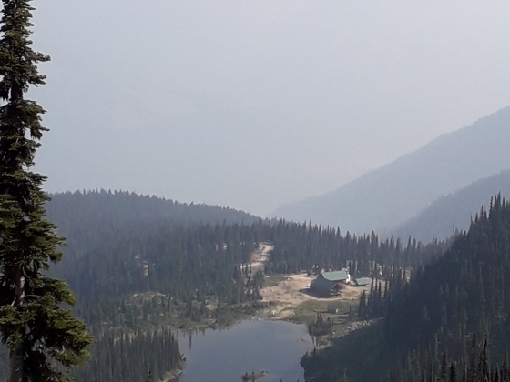 ロッキー山脈でハイキング