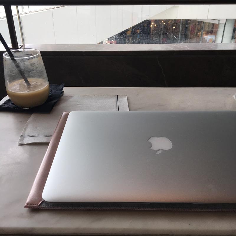 カフェでお仕事♪