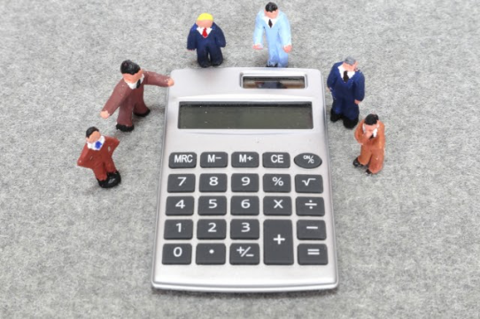 経理をアウトソーシングして業務効率化!検討するポイントをご紹介!