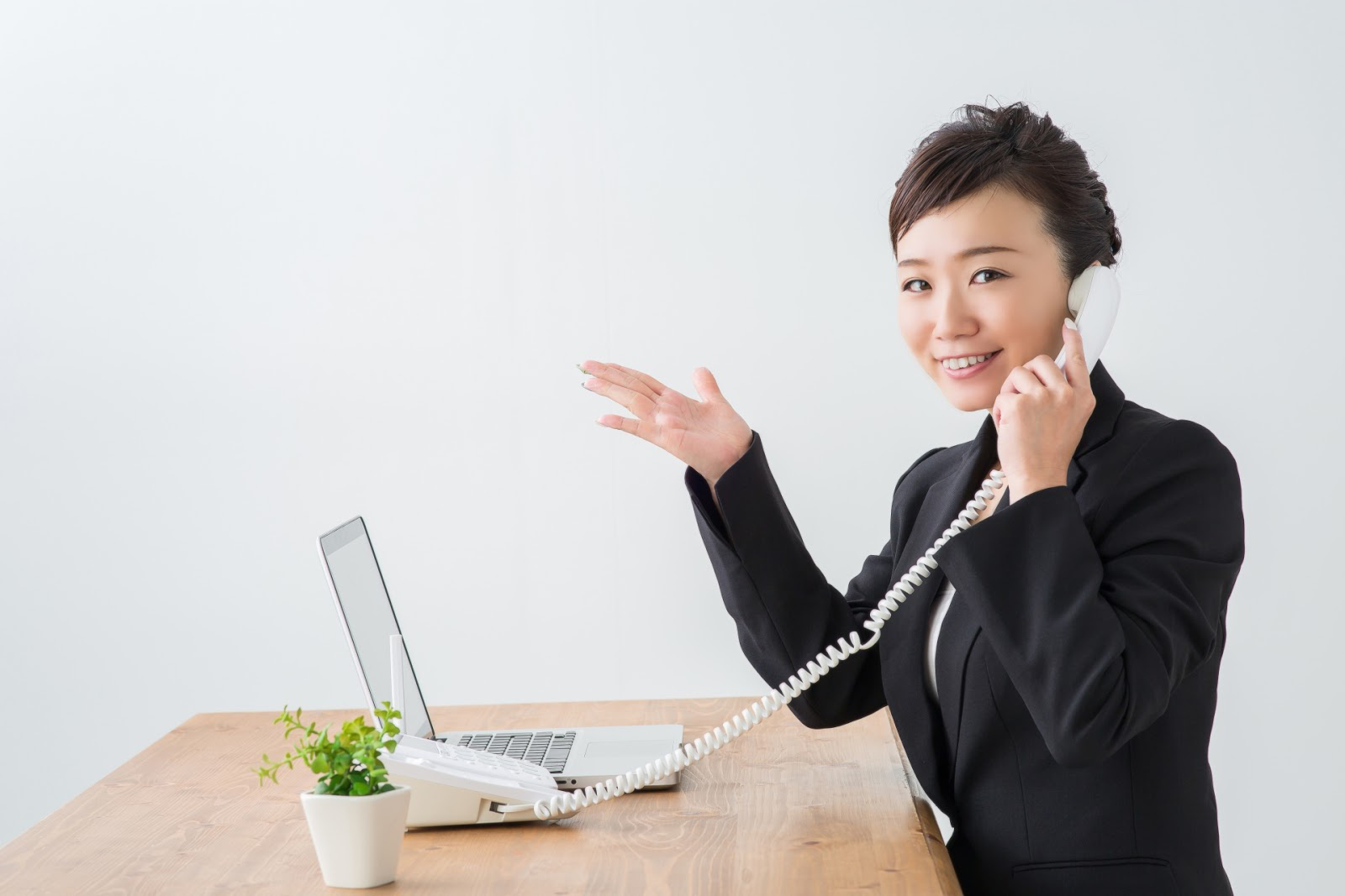 コールセンター研修は外部委託でクオリティアップ！委託先3社を紹介