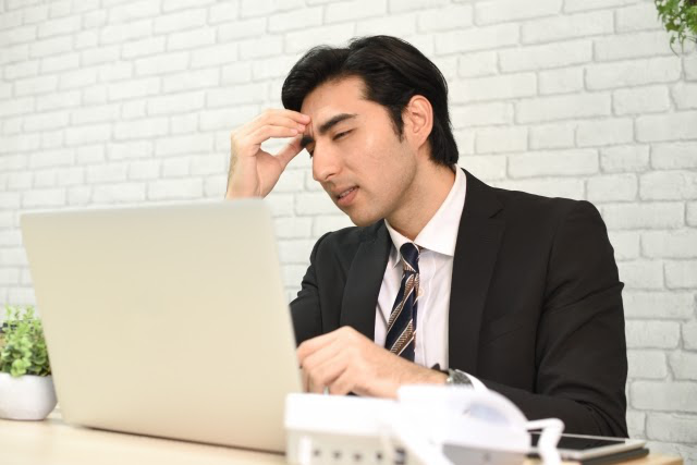 立替経費の精算は会社の業務を圧迫してる?社員を困らせる経費精算業務