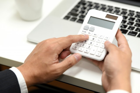 会計アウトソーシングで悩みを解決!メリットや導入時のポイント