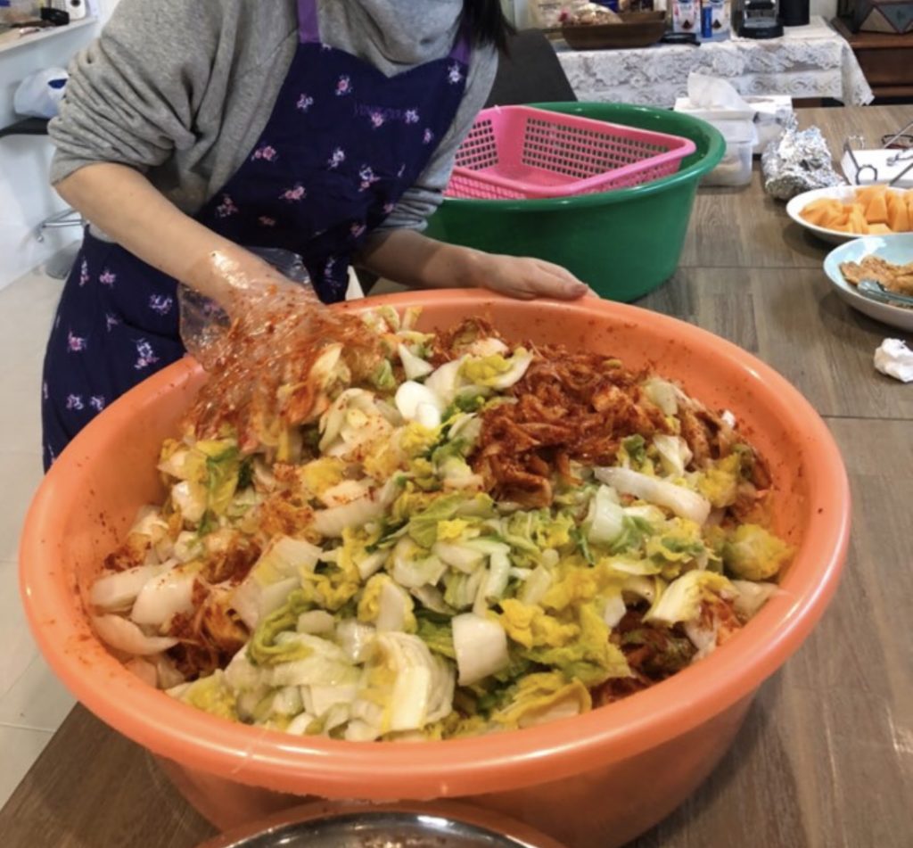 白菜とキムチの素を混ぜ合わせ