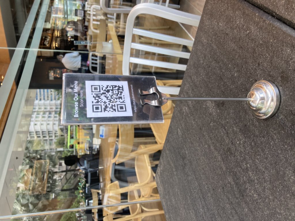 レストランのメニュー、QRコード