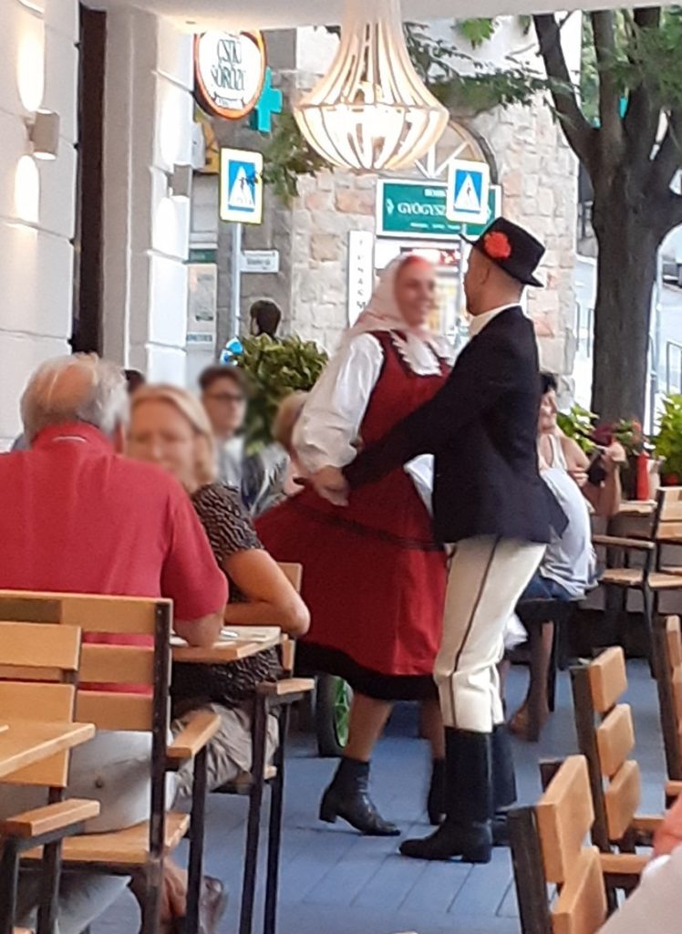 ルーマニアダンス