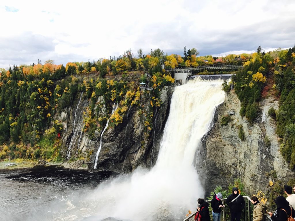 モンモラシーの滝