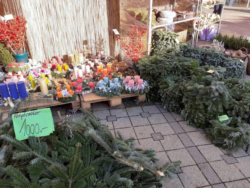 お見せに並ぶアドベントキャンドルの材料