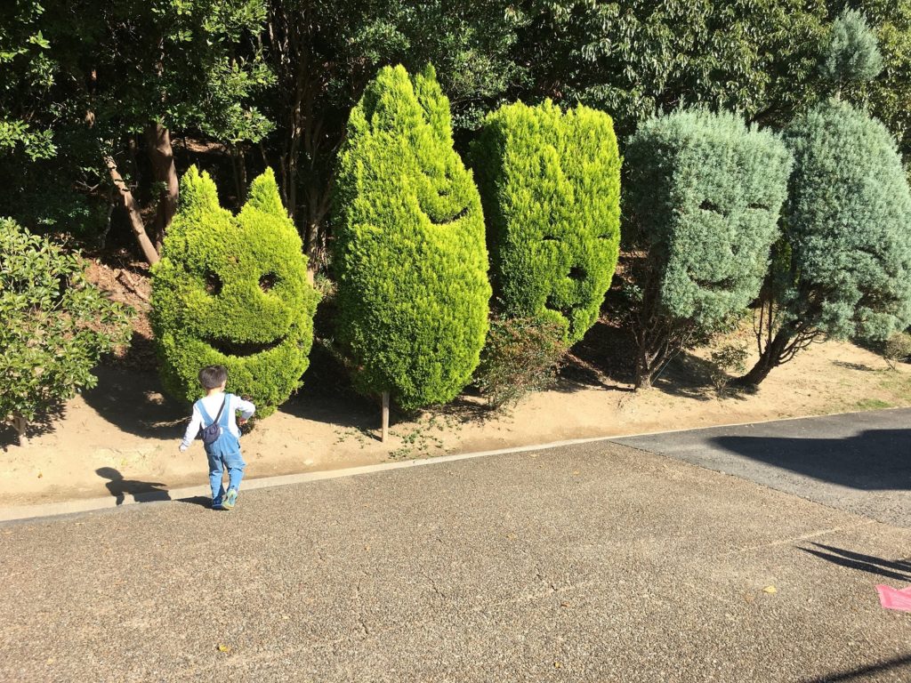 家族で淡路島の農業公園を散歩