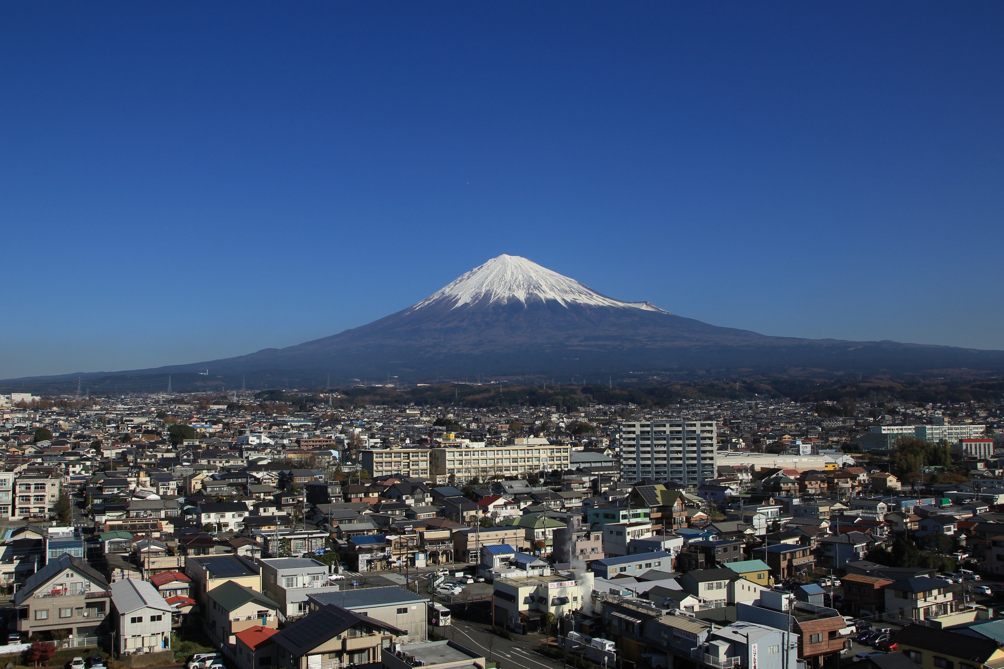 美しい富士山とB級グルメを楽しもう!