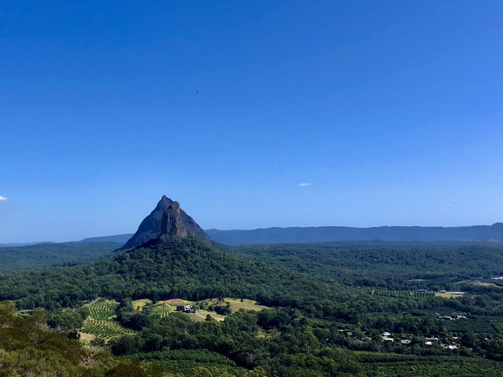 グラスハウスマウンテンズ