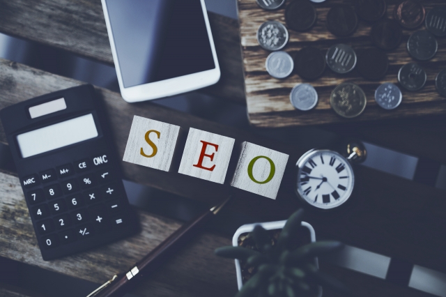 SEO対策会社へ外注する前に!メリット・デメリットと業者選びを解説