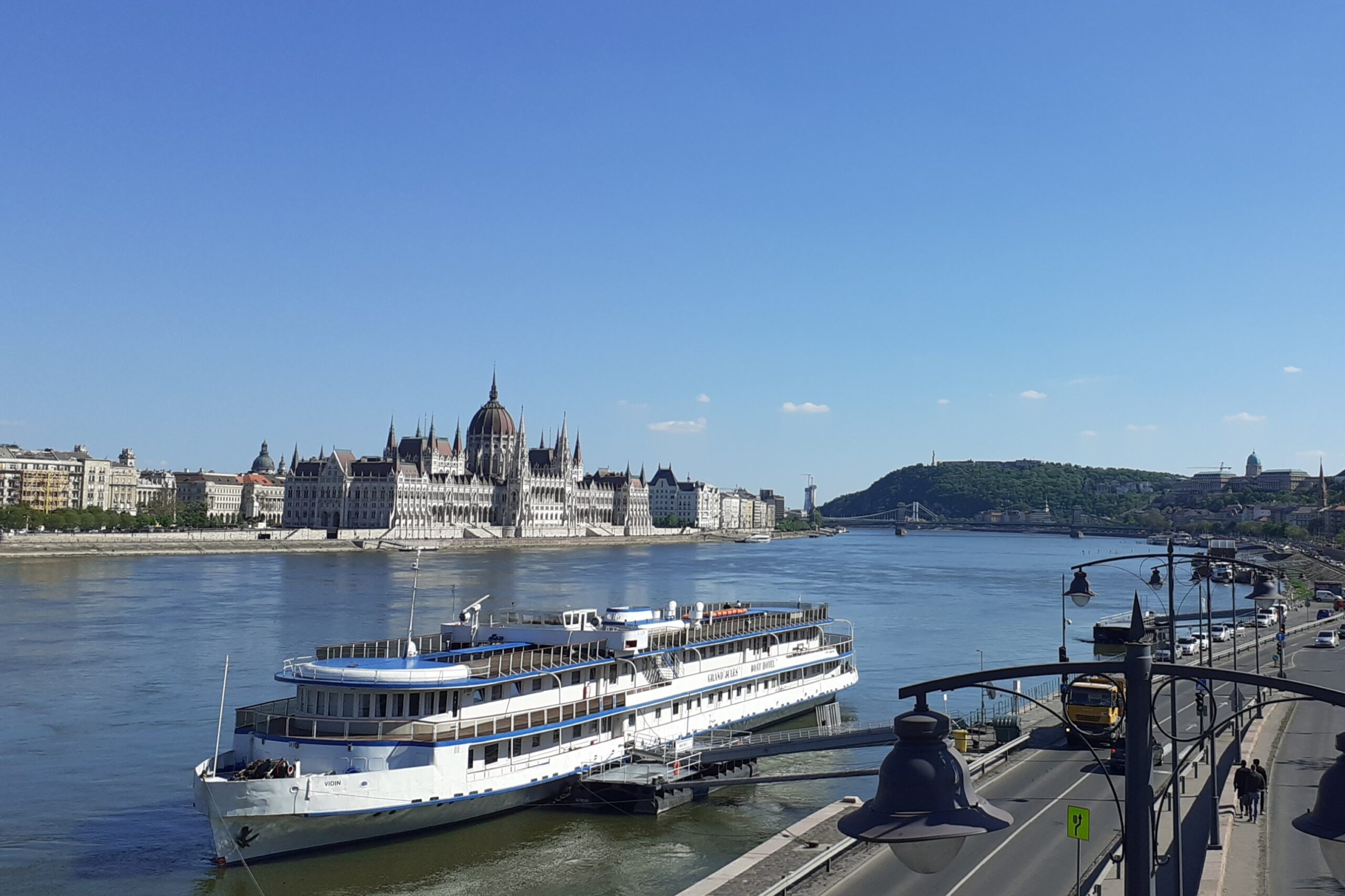 ハンガリーに住みながら日本の在宅ワークとダブルワーク!